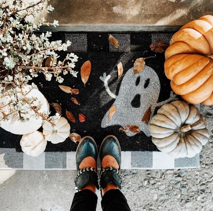 Halloween doormat Halloween decor trends