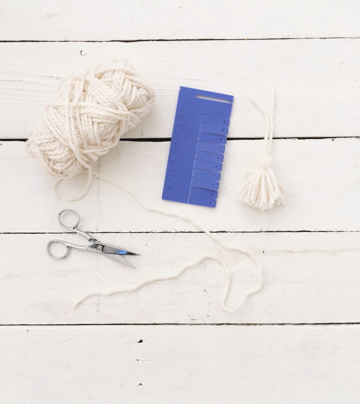 DIY Yarn Tassel Christmas Tree Wood Sign Handmade Christmas DIY Christmas